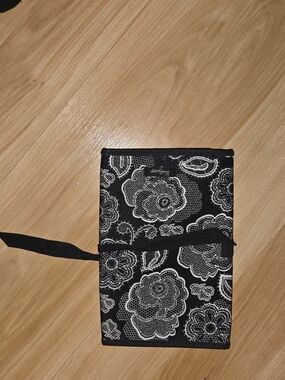 thirty-one Black & White Floral Fold-Up Jewelry Case